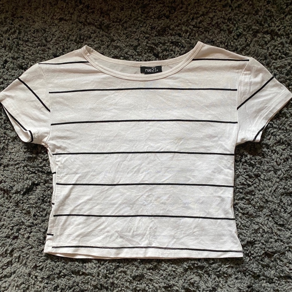 Cropped tee rue21